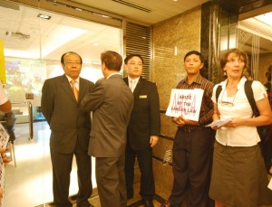 Trade union representatives deliver their demand to the management of Nagacorp, including reinstatement of the unlawfully dismissed of workers. However, Nagacorp vehemently declined this demand.