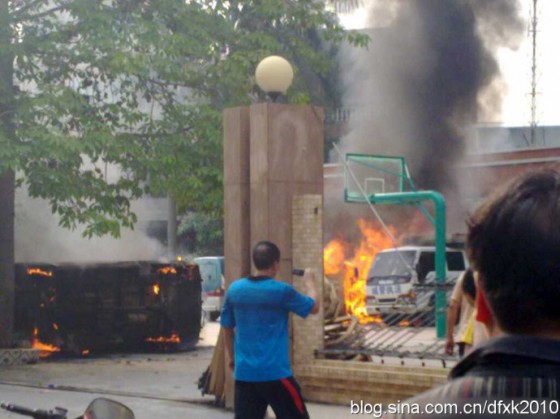 Picture of conflict between the police and citizens in Zengcheng